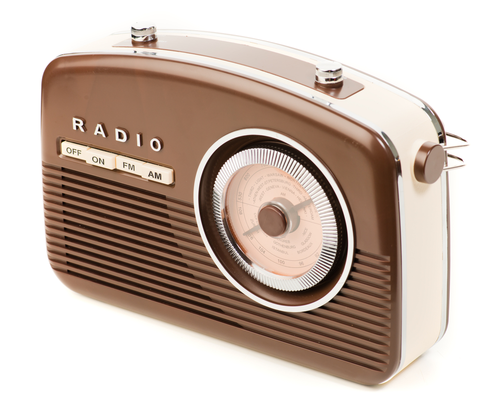 Malé retro rádio. Zdroj foto: Krakeinmages.com / Shutterstock.com